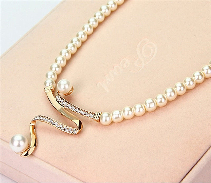 Necklace made of natural pearls + earring set