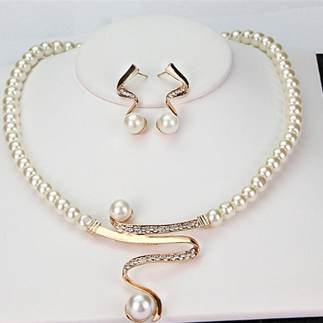 Necklace made of natural pearls + earring set